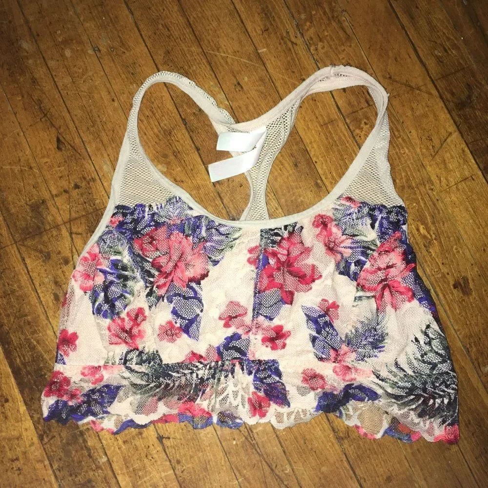 Victoria’s Secret floral lace XS bralette